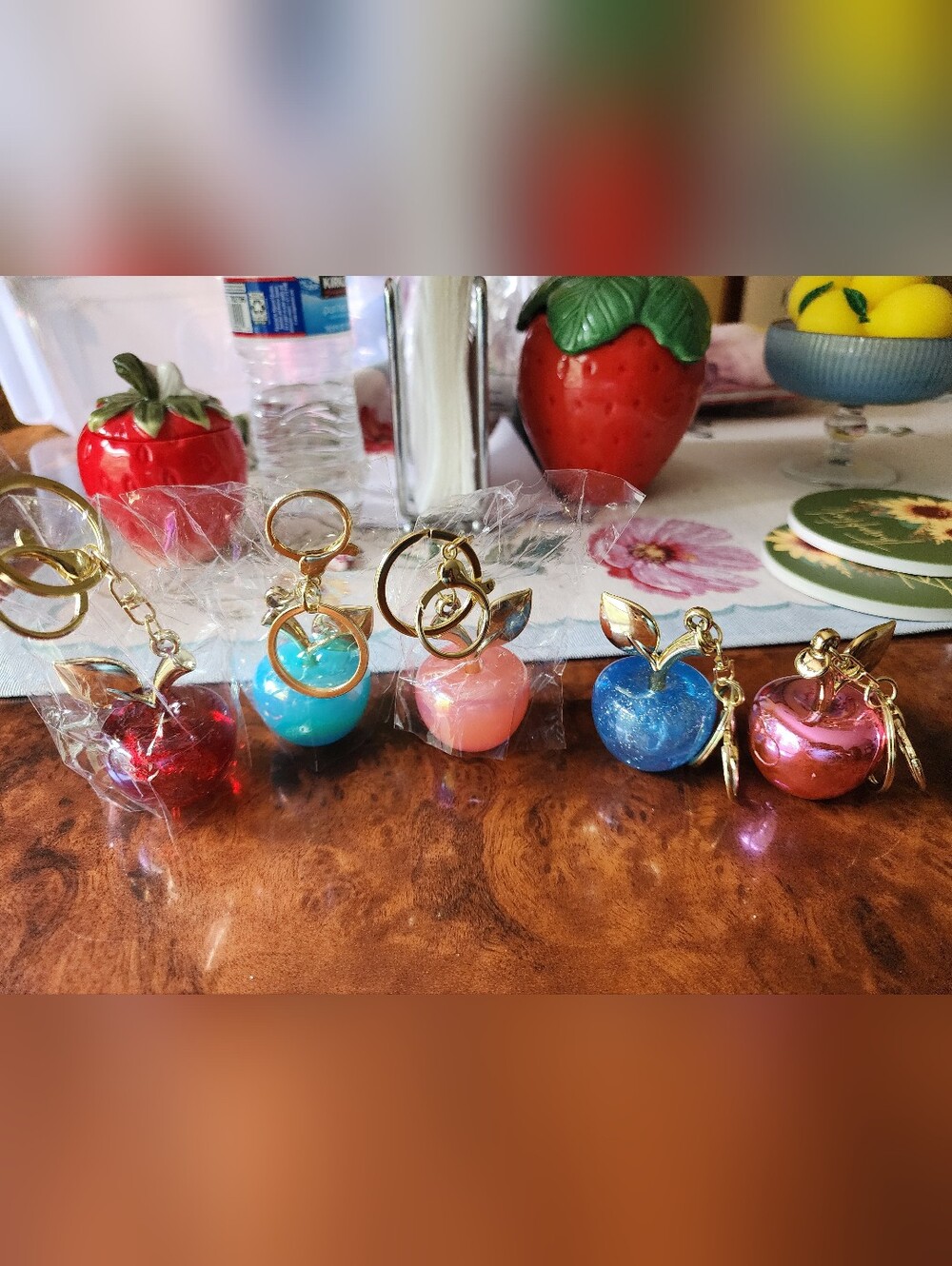 🍎 Cute Apple Keychain Charm | Glossy Fruit Bag Charm | Available in 5 Colors - Picture 2 of 3